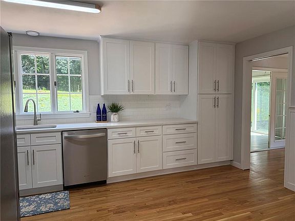 5th image of 38 Juniper Ln