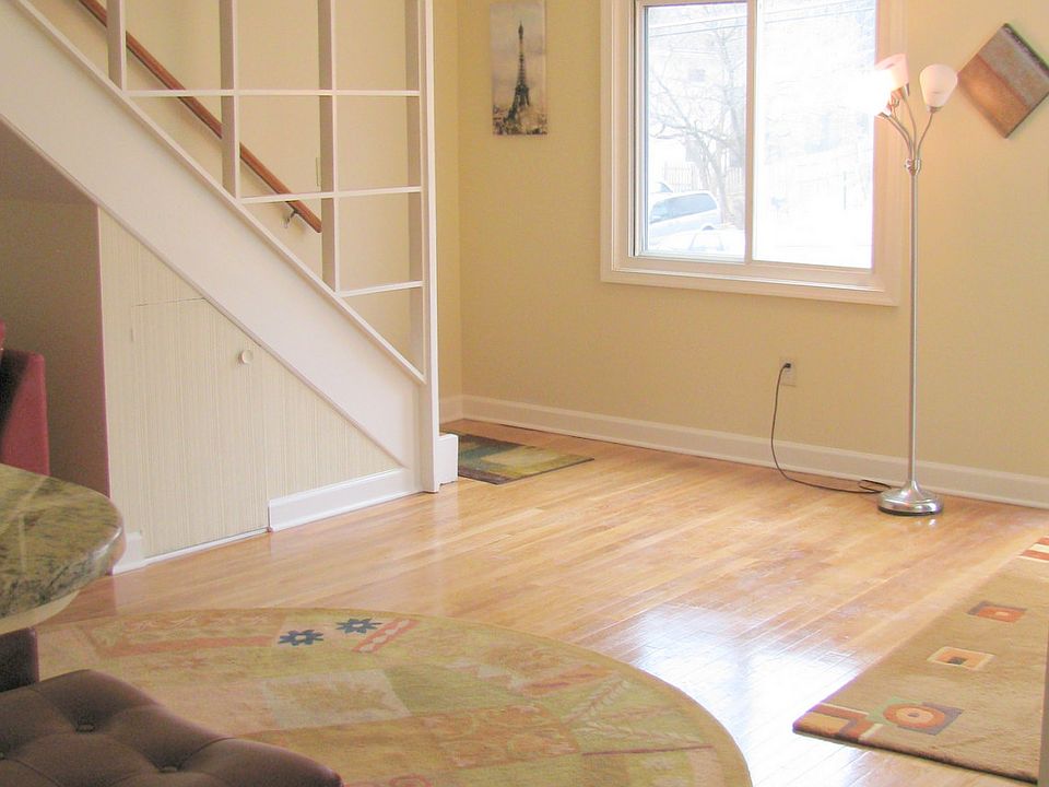 2nd image of 10716 Maple St