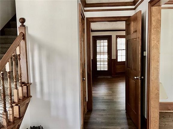 5th image of 2320 Gary Cir