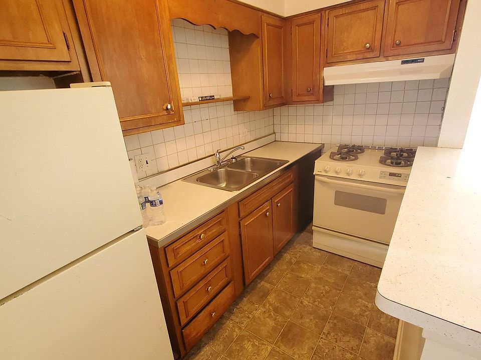 2nd image of 40 N Church St #C