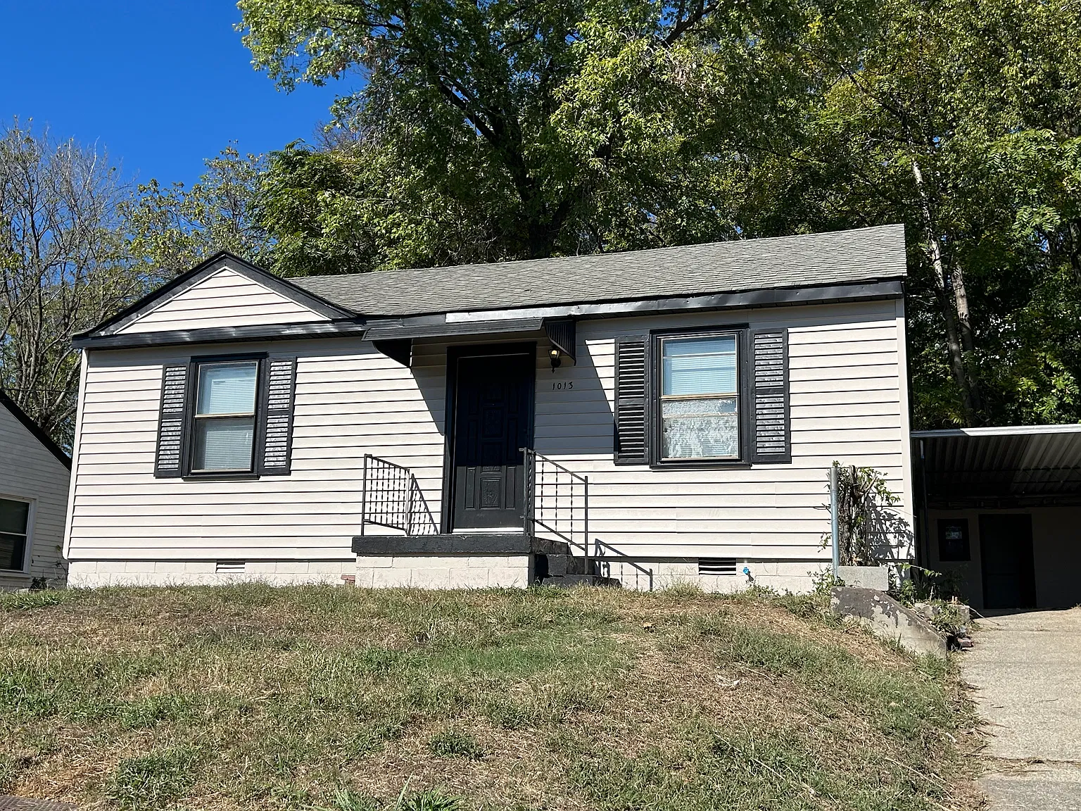 2 bed, 750 sqft, $1,800 — Photo 1