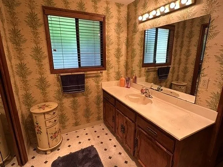 805 Cameo Ct — Photo 16