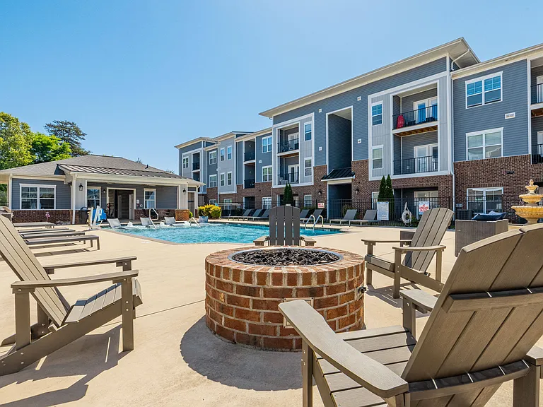 Grand Oaks Apartments — Photo 31
