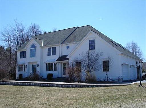 1st image of 28 Dennis Dr