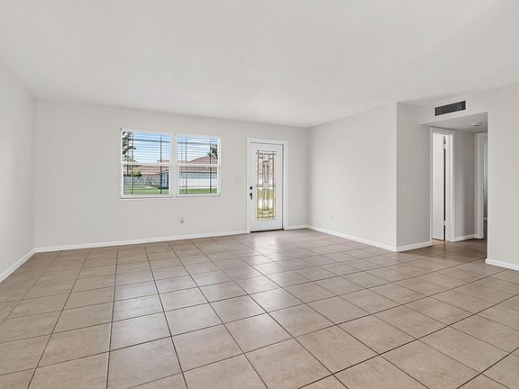 5th image of 1050 SW COLORADO Avenue