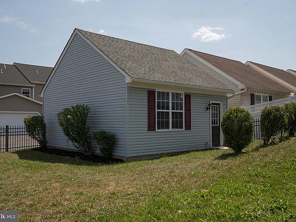 4th image of 217 Silk Dr