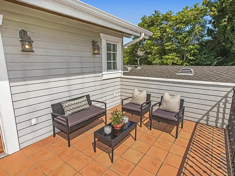 Upstairs balcony