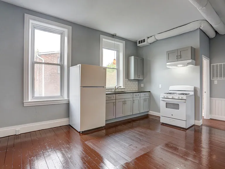 12 W Market St #202 — Photo 3