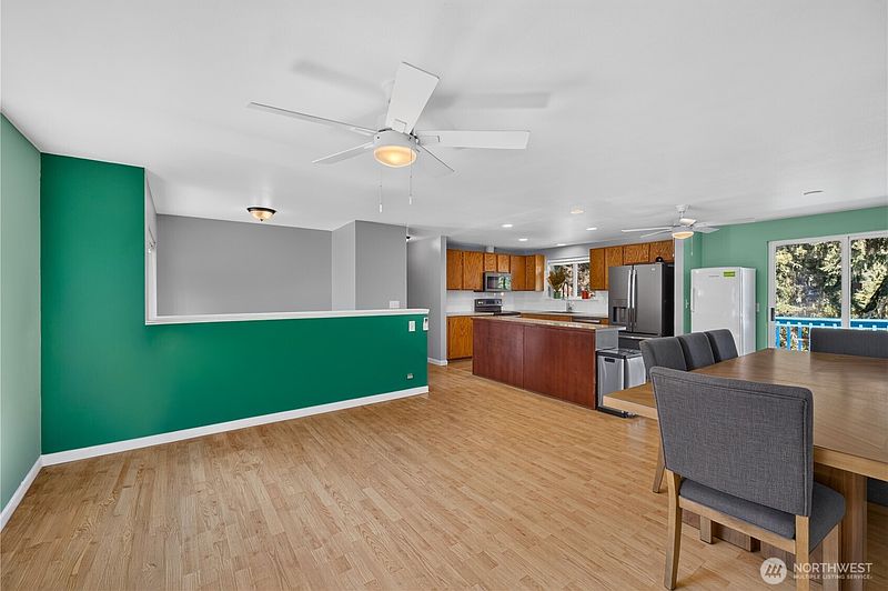 4th image of 8103 Hawaii Lane