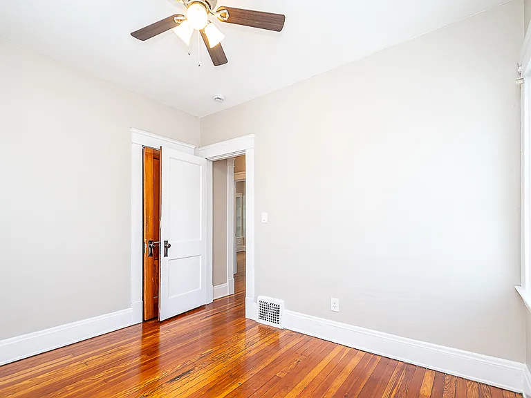 10712 Fidelity Ave #UP — Photo 16