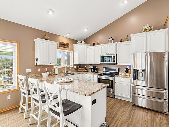 5th image of 4000 Lakeland Ct