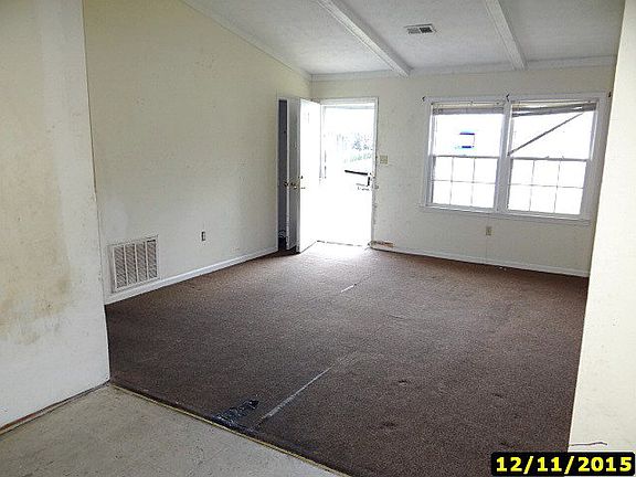 3rd image of 724 Kaolin Dr