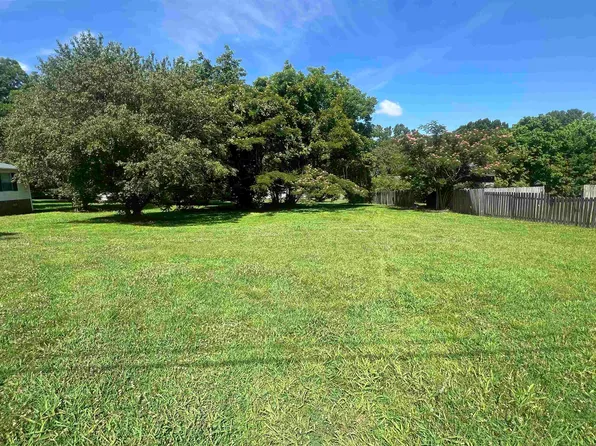 35 Fleming St, Jackson, TN 38301