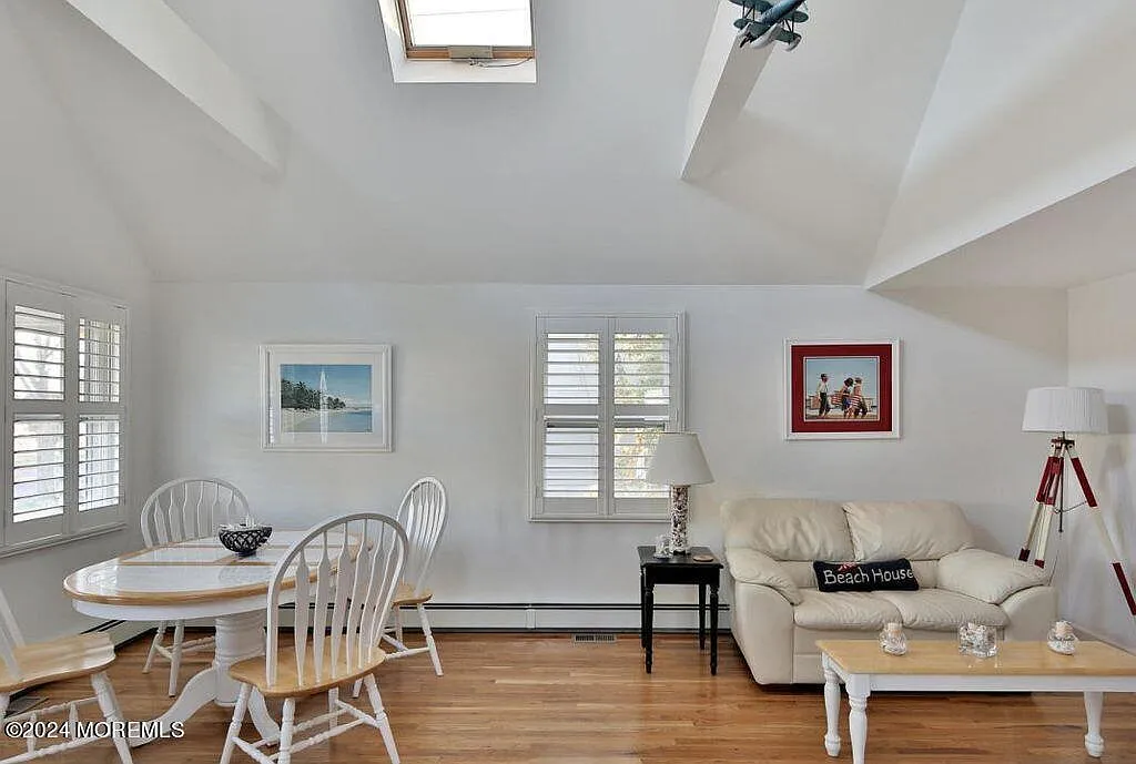 4 bed, 1724 sqft, $3,500 — Photo 4