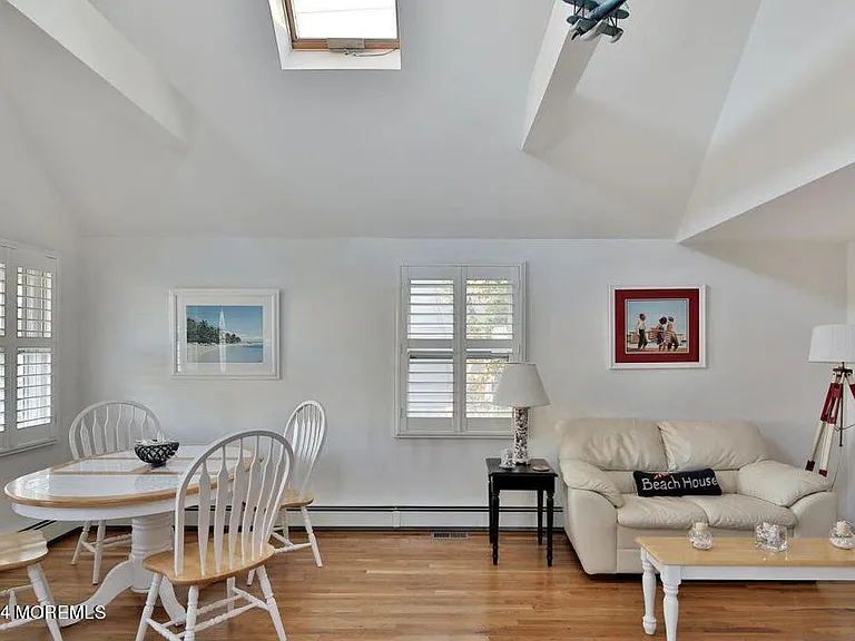 305 Baltimore Ave — Photo 4