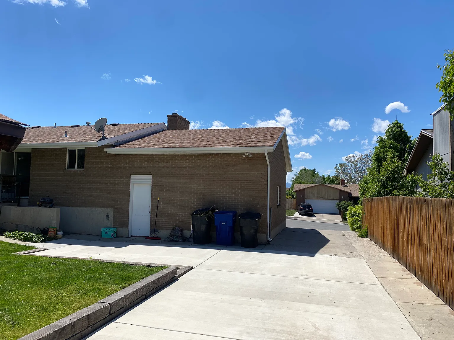 3 bed, 1.5 bath, 1150 sqft, $2,150 — Photo 3