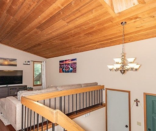 3rd image of 5826 Mallard Ct