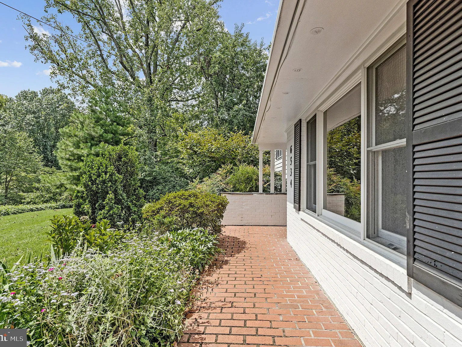 4 bed, 2812 sqft, $4,375 — Photo 3
