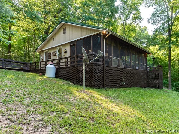 6382 Wild Greenwood Street, Paoli, IN 47454