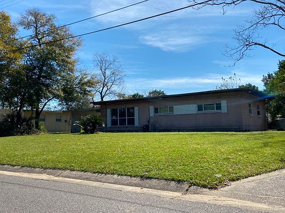 2nd image of 111 Aquamarine Ave
