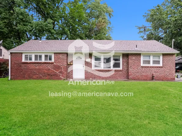 4400 Sycamore Dr, Roeland Park, KS 66205