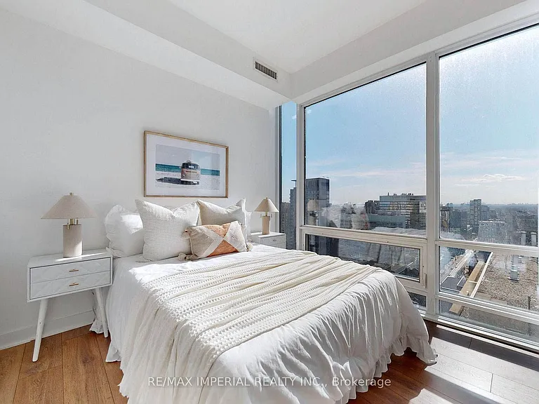 15 Grenville St #2803 — Photo 17