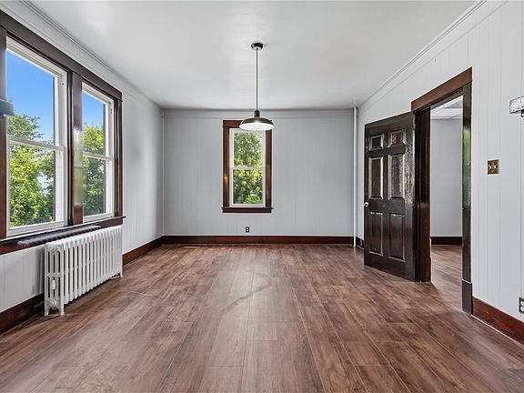 5th image of 922 5th St