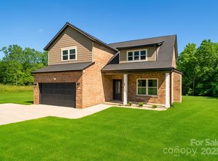 207 9th Ct NE, Conover, NC 28613