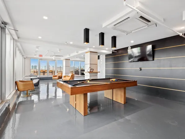 880 Bergen Avenue image 5 of 19