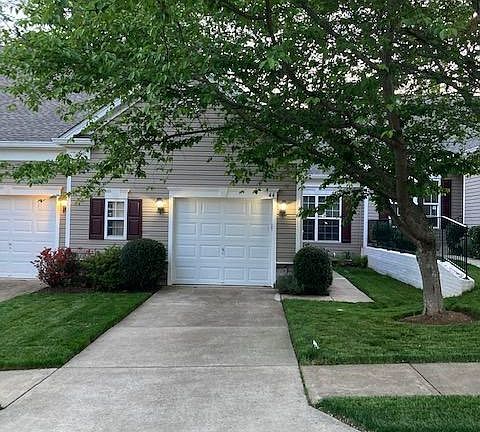 3rd image of 44 Aspen Hill Dr