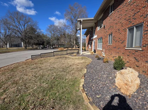 Bellevue Park Apartments, 315 Susann Ct #9, Belleville, IL 62226