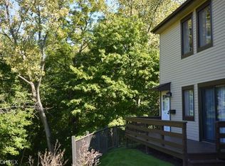 556 Turney Rd APT B, Bedford, OH 44146
