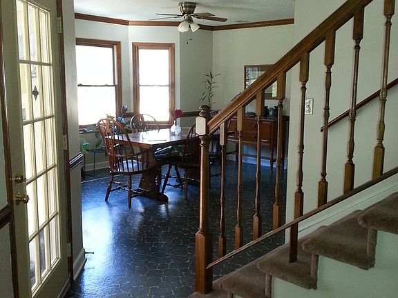 3rd image of 205 Dover Dr