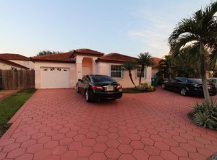 8207 NW 201st St, Hialeah, FL 33015