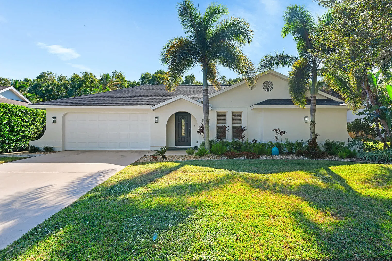 3 bed, 2.0 bath, 1550 sqft, $9,761 — Photo 3