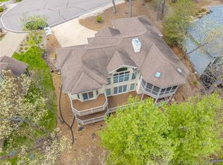 226 Royal Ct, Four Seasons, MO 65049