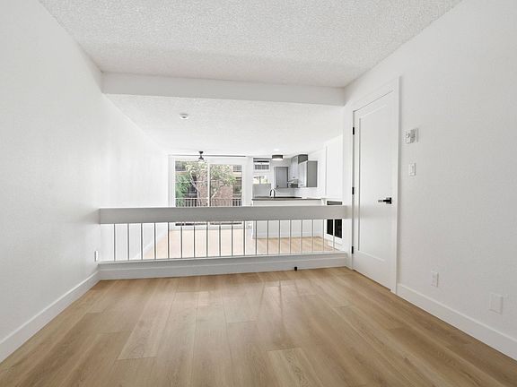 5th image of 727 Westbourne Dr APT 102
