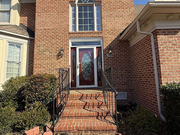 5th image of 103 Swanson Ct