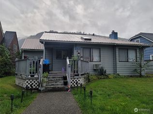 383 Main St, Morton, WA 98356