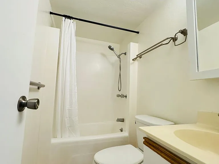 2120 Fern St #102 — Photo 11