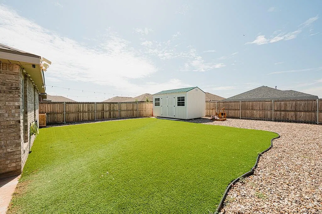 3 bed, 2.0 bath, 1320 sqft, $2,800 — Photo 4