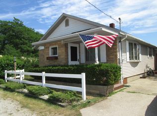 213 E Parkdale Ave, Manistee, MI 49660
