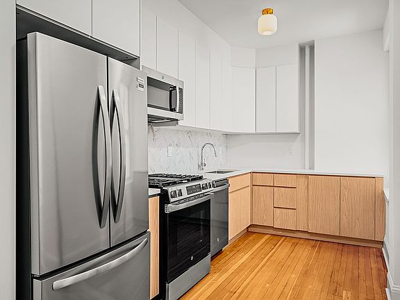 3rd image of 680 Riverside Dr APT 6D