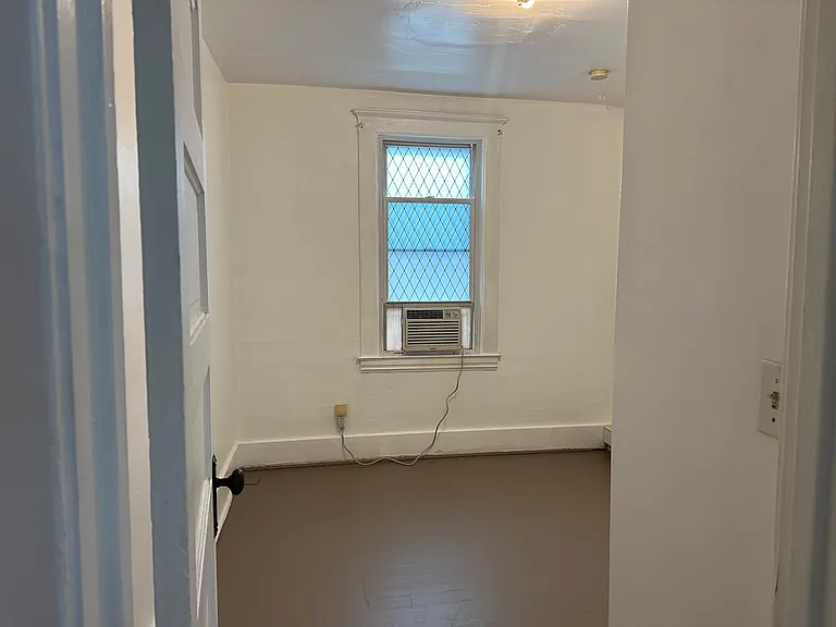 3138 Trowbridge St #2 — Photo 8