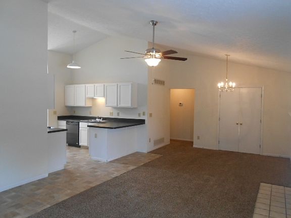 3rd image of 2648 Creekwillow Pl