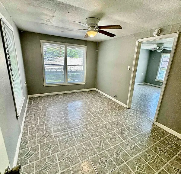 4265 Woodlawn Ave #B — Photo 8