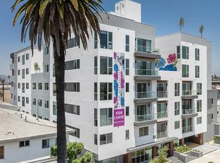 Hummingbird, Los Angeles, CA 90057
