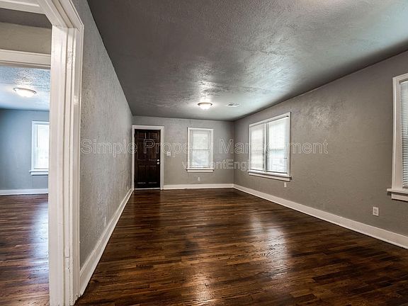 3rd image of 1113 SW 35th St