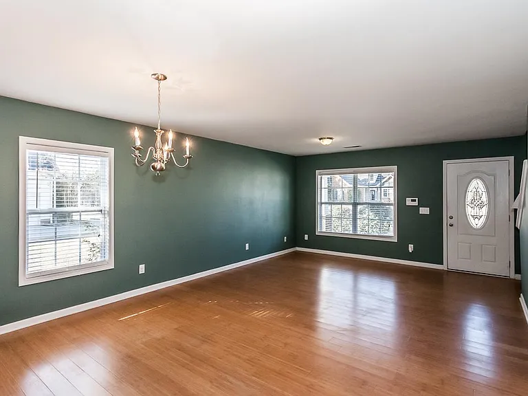 17 Maiden Ct — Photo 4