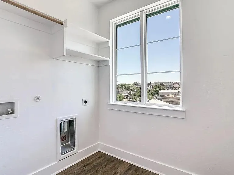 13325 Bee St #403 — Photo 11